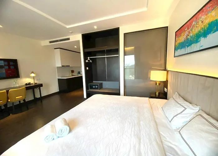 Negin Sapphire & Khách sạn Hạ Long