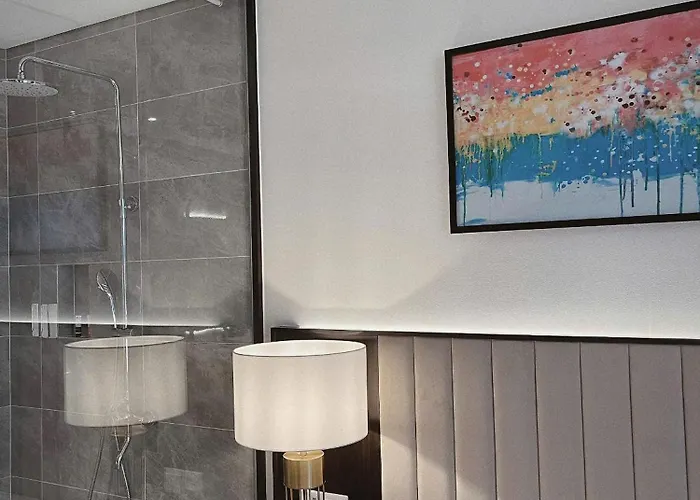 Khách sạn Negin Sapphire & 5*
